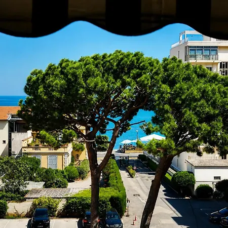 شقة La - And Sea View